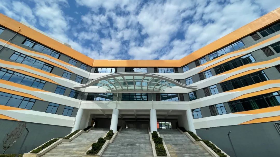 ϲ���ձ���С�W�����p��У�����_�W����ʢ�Ì������F���Z